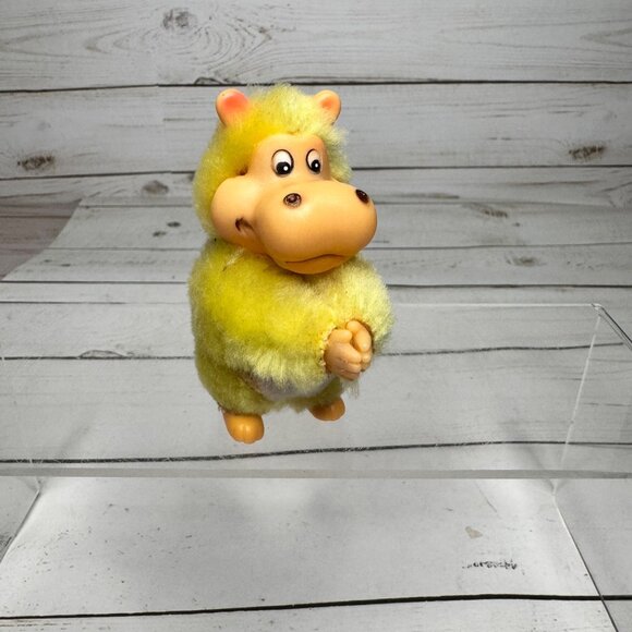 Vintage 1980s Yellow Hippo Finger Grabber Puppet Clip Hugger Plush Toy 3 1/2" in - Picture 2 of 7